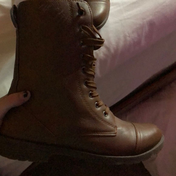 boots - Picture 2 of 3